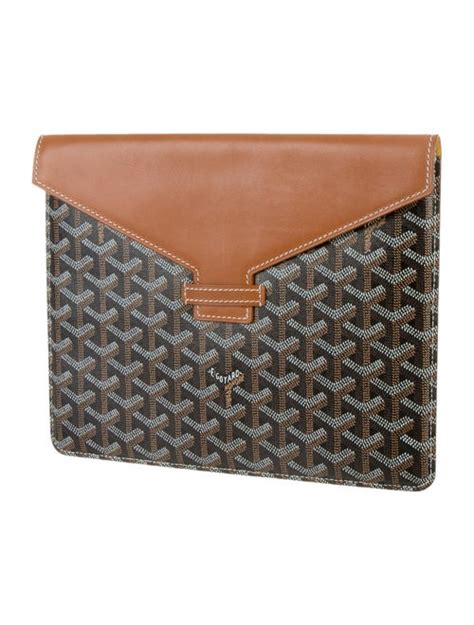 realreal goyard envelope clutch